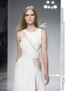 204232 Marineau Starface 2016-01-24 Paris France Defile haute couture Atellier Versace Printemps été 2016. Atelier Versace, Couture spring-summer 2016,Paris, France Editorial use only  Copyright: xMarineaux STAR_204232_025