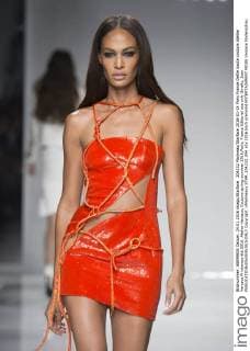 204232 Marineau Starface 2016-01-24 Paris France Defile haute couture Atellier Versace Printemps été 2016. Atelier Versace, Couture spring-summer 2016,Paris, France Editorial use only Smalls, Joan  Copyright: xMarineaux STAR_204232_094