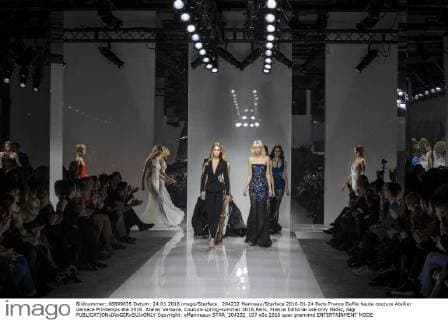 204232 Marineau Starface 2016-01-24 Paris France Defile haute couture Atellier Versace Printemps été 2016. Atelier Versace, Couture spring-summer 2016,Paris, France Editorial use only Hadid, Gigi  Copyright: xMarineaux STAR_204232_107