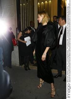 Paris Fashion Week - Prominente bei Ralph and Russo Modenschau Uma Thurman - Promis bei der Paris Fashion Week, Modenschau Ralph and Russo - 25 01 2016 GwendolineLeGoff Panoramic 