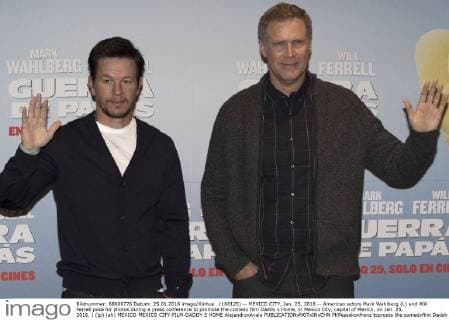 (160125) -- MEXICO CITY, Jan. 25, 2016 -- American actors Mark Wahlberg (L) and Will Ferrell pose for photos during a press conference to promote the comedy film Daddy s Home, in Mexico City, capital of Mexico, on Jan. 25, 2016. ) (jp) (ah) MEXICO-MEXICO CITY-FILM-DADDY S HOME AlejandroxAyala 