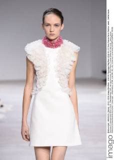 204259 Marineau Starface 2016-01-25 Paris France Paris Fashion week. Defilé Haute Couture Printemps été 2016 VALLI. Giambattista Valli, spring-summer 2016 Paris, France Editorial use only _sans_perso  Copyright: xMarineaux STAR_204259_002