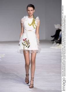 204259 Marineau Starface 2016-01-25 Paris France Paris Fashion week. Defilé Haute Couture Printemps été 2016 VALLI. Giambattista Valli, spring-summer 2016 Paris, France Editorial use only _sans_perso  Copyright: xMarineaux STAR_204259_004