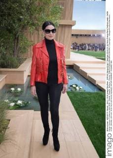 204265 Serge Arnal Starface 2016-01-26 Paris France Paris Fashion week. Defilé Haute Couture Printemps été 2016. Chanel. People. Bellucci, Monica  Copyright: xSergexArnalx xStarfacex STAR_204265_024