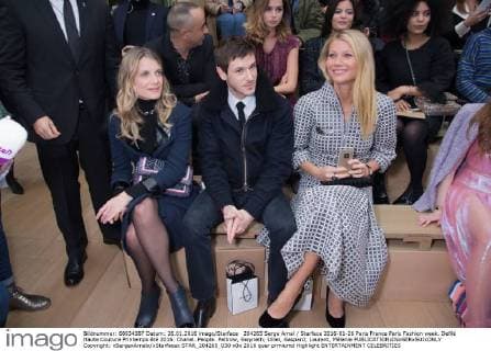 204265 Serge Arnal Starface 2016-01-26 Paris France Paris Fashion week. Defilé Haute Couture Printemps été 2016. Chanel. People. Paltrow, Gwyneth; Ulliel, Gaspard; Laurent, Mélanie  Copyright: xSergexArnalx xStarfacex STAR_204265_030
