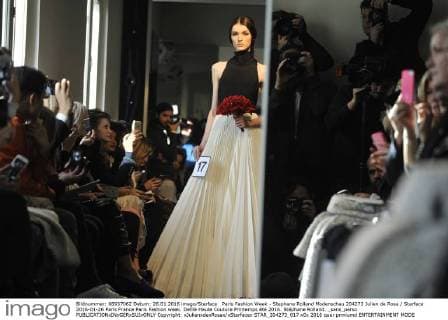 Paris Fashion Week - Stephane Rolland Modenschau 204273 Julien de Rosa Starface 2016-01-26 Paris France Paris Fashion week. Defilé Haute Couture Printemps été 2016. Stéphane Rolland. _sans_perso  Copyright: xJulienxdexRosax xStarfacex STAR_204273_017
