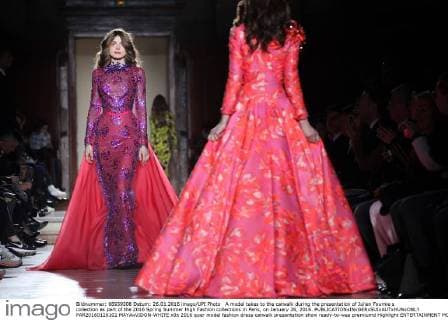 A model takes to the catwalk during the presentation of Julien Fournie s collection as part of the 2016 Spring Summer High Fashion collections in Paris, on January 26, 2016.  PAR20160126102 MAYAxVIDON-WHITE