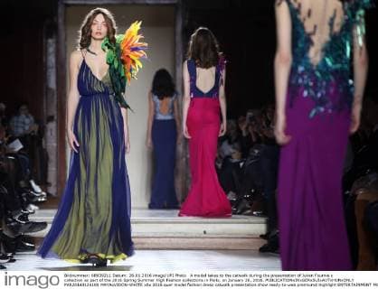 A model takes to the catwalk during the presentation of Julien Fournie s collection as part of the 2016 Spring Summer High Fashion collections in Paris, on January 26, 2016.  PAR20160126105 MAYAxVIDON-WHITE