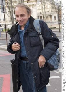 Paris Fashion Week - Michel Houellebecq bei Armani Show Michel Houellebecq - Paris Fashion Week, Modenschau Armani - 26 01 2016 JBAutissier Panoramic 