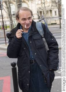 Paris Fashion Week - Michel Houellebecq bei Armani Show Michel Houellebecq - Paris Fashion Week, Modenschau Armani - 26 01 2016 JBAutissier Panoramic 