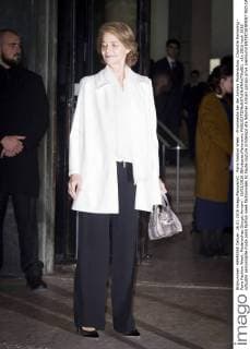 Paris Fashion Week - Prominente bei der Armani Modenschau Charlotte Rampling - Paris Fashion Week, Modenschau Giorgio Armani - 26 01 2016 JBAutissier Panoramic 