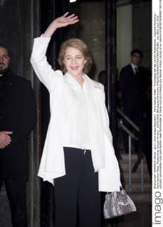 Paris Fashion Week - Prominente bei der Armani Modenschau Charlotte Rampling - Paris Fashion Week, Modenschau Giorgio Armani - 26 01 2016 JBAutissier Panoramic 