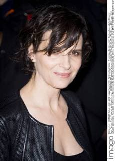 Paris Fashion Week - Prominente bei der Armani Modenschau Juliette Binoche - Paris Fashion Week, Modenschau Giorgio Armani - 26 01 2016 JBAutissier Panoramic 