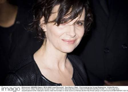 Paris Fashion Week - Prominente bei der Armani Modenschau Juliette Binoche - Paris Fashion Week, Modenschau Giorgio Armani - 26 01 2016 JBAutissier Panoramic 