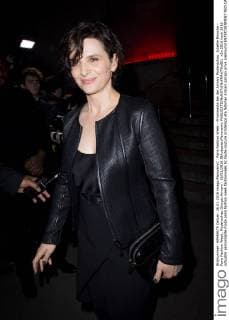 Paris Fashion Week - Prominente bei der Armani Modenschau Juliette Binoche - Paris Fashion Week, Modenschau Giorgio Armani - 26 01 2016 JBAutissier Panoramic 