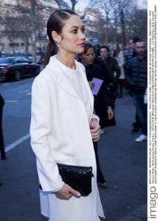 Paris Fashion Week - Prominente bei der Armani Modenschau Olga Kurylenko - Paris Fashion Week, Modenschau Giorgio Armani - 26 01 2016 JBAutissier Panoramic 