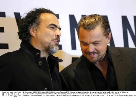 Mexican director Alejandro Gonzalez Inarritu (L) and US actor Leonardo DiCaprio pose during the presentation of The Revenant in Mexico city, Mexico, 26 January 2016. The film is a box-office success and has already collected 16 million dollars. EFE Jose Mendez THE REVENANT MEXICAN PREMIERE !ACHTUNG: NUR REDAKTIONELLE NUTZUNG!  MEX83 20160127-635894554824796978