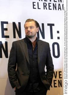 US actor Leonardo DiCaprio poses during the presentation of The Revenant in Mexico city, Mexico, 26 January 2016. The film is a box-office success and has already collected 16 million dollars. EFE Jose Mendez THE REVENANT MEXICAN PREMIERE !ACHTUNG: NUR REDAKTIONELLE NUTZUNG!  MEX84 20160127-635894554840084880