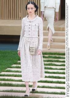 PARIS, FRANCE - JANUARY 26: (CHINA OUT) A model walks the runway during the Chanel Spring Summer 2016 show as part of Paris Fashion Week on January 26, 2016 in Paris, France.  CFP478736238