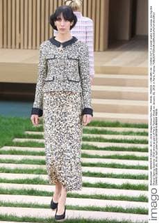 PARIS, FRANCE - JANUARY 26: (CHINA OUT) A model walks the runway during the Chanel Spring Summer 2016 show as part of Paris Fashion Week on January 26, 2016 in Paris, France.  CFP478736248