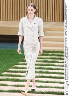 PARIS, FRANCE - JANUARY 26: (CHINA OUT) A model walks the runway during the Chanel Spring Summer 2016 show as part of Paris Fashion Week on January 26, 2016 in Paris, France.  CFP478736253