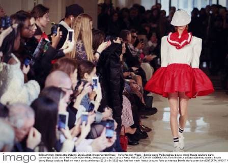 Paris Fashion Week - Bowie Wong Modenschau Bowie Wong Haute couture paris printemps 2016. at Le Peninsula Hotel Paris, 644 cordon press Cordon Press  alfonsoxjimenezxvalero Bowie Wong Haute couture Fashion week paris printemps 2016
