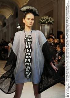 Paris Fashion Week - Bowie Wong Modenschau Bowie Wong Haute couture paris printemps 2016. at Le Peninsula Hotel Paris, 644 cordon press Cordon Press  alfonsoxjimenezxvalero Bowie Wong, Haute couture Fashion week paris printemps 2016