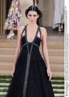 204282 Marineau Starface 2016-01-26 Grand Palais Paris France Paris Fashion week. Defilé Haute Couture Printemps été 2016. Chanel. People. PANO. Spe Editorial Use Only Jenner, Kendall  Copyright: xMarineaux STAR_204282_088