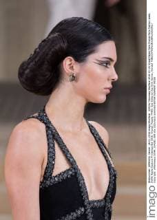 204282 Marineau Starface 2016-01-26 Grand Palais Paris France Paris Fashion week. Defilé Haute Couture Printemps été 2016. Chanel. People. PANO. Spe Editorial Use Only Jenner, Kendall  Copyright: xMarineaux STAR_204282_089