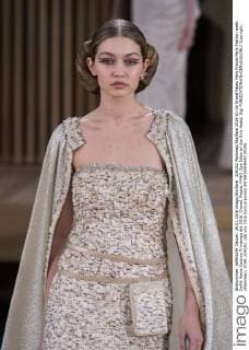 204282 Marineau Starface 2016-01-26 Grand Palais Paris France Paris Fashion week. Defilé Haute Couture Printemps été 2016. Chanel. People. PANO. Spe Editorial Use Only Hadid, Gigi  Copyright: xMarineaux STAR_204282_106
