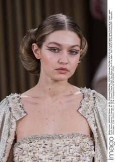 204282 Marineau Starface 2016-01-26 Grand Palais Paris France Paris Fashion week. Defilé Haute Couture Printemps été 2016. Chanel. People. PANO. Spe Editorial Use Only Hadid, Gigi  Copyright: xMarineaux STAR_204282_107