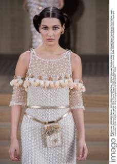 204282 Marineau Starface 2016-01-26 Grand Palais Paris France Paris Fashion week. Defilé Haute Couture Printemps été 2016. Chanel. People. PANO. Spe Editorial Use Only Hadid, Bella  Copyright: xMarineaux STAR_204282_118