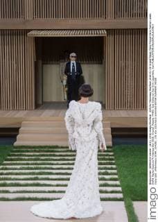 204282 Marineau Starface 2016-01-26 Grand Palais Paris France Paris Fashion week. Defilé Haute Couture Printemps été 2016. Chanel. People. PANO. Spe Editorial Use Only Lagerfeld, Karl  Copyright: xMarineaux STAR_204282_135