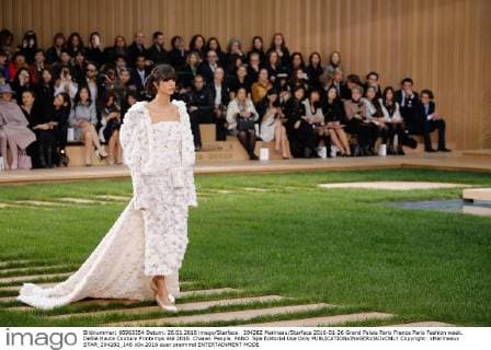 204282 Marineau Starface 2016-01-26 Grand Palais Paris France Paris Fashion week. Defilé Haute Couture Printemps été 2016. Chanel. People. PANO. Spe Editorial Use Only  Copyright: xMarineaux STAR_204282_146