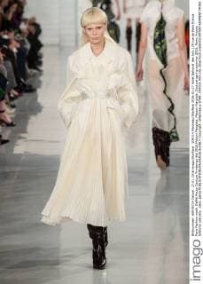 204314 Marineau Starface 2016-01-27 Hotel National des Arts 129 rue de Paris France Paris Fashion week. Defilé Haute Couture Printemps été 2016 Maison Margiela. Maison Margiela, Couture spring-summer 2016, Paris, France Editorial use only _sans_perso  Copyright: xMarineaux STAR_204314_005