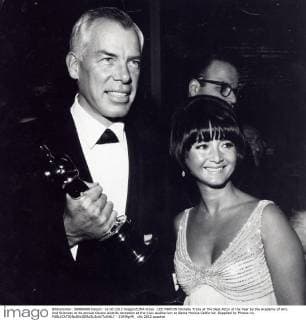OSCARS. Bester Hauptdarsteller. Preisträger 1961-1970 LEE MARVIN Michelle Triola at The Best Actor of the Year by the Academy of Arts and Sciences at its annual Oscars Awards reception at the Civic Auditorium at Santa Monica California .Supplied by Photos inc. - ZUMAg49_