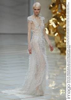 Guo Pei show Paris fashion week Haute couture primtemps 2016, 644 Cordon Press Cordon Press  alfonsoxjimenezxvalero Guo Pei at Paris fashion week Haute couture primtemps 2016
