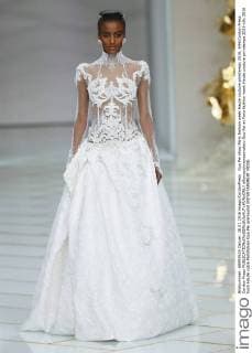 Guo Pei show Paris fashion week Haute couture primtemps 2016, 644 Cordon Press Cordon Press  alfonsoxjimenezxvalero Guo Pei at Paris fashion week Haute couture primtemps 2016