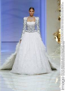 Guo Pei show Paris fashion week Haute couture primtemps 2016, 644 Cordon Press Cordon Press  alfonsoxjimenezxvalero Guo Pei at Paris fashion week Haute couture primtemps 2016