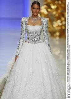 Guo Pei show Paris fashion week Haute couture primtemps 2016, 644 Cordon Press Cordon Press  alfonsoxjimenezxvalero Guo Pei at Paris fashion week Haute couture primtemps 2016