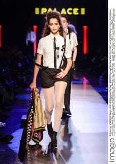 204339 Marineau Starface 2016-01-27 325 rue St MARTIN Paris France Paris Fashion week. Defilé Haute Couture Printemps été 2016 Jean Paul Gautier. Jean Paul Gaultier, Couture spring-summer 2016, Paris, France Editorial use only _sans_perso  Copyright: xMarineaux STAR_204339_023