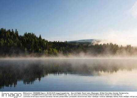 See mit Nebel, Dutch Lake, Clearwater, British Columbia, Kanada, Nordamerika Copyright: imageBROKER/SonjaxJordan ibxjor04284999.jpg