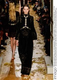 204338 Marineau Starface 2016-01-27 Hotel Salomon de Rothschild - 11 Ru Paris France Paris Fashion week. Defilé Haute Couture Printemps été 2016 Valentino. Valentino, Couture spring-summer 2016, Paris, France _sans_perso  Copyright: xMarineaux STAR_204338_012