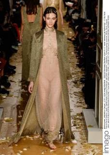 204338 Marineau Starface 2016-01-27 Hotel Salomon de Rothschild - 11 Ru Paris France Paris Fashion week. Defilé Haute Couture Printemps été 2016 Valentino. Valentino, Couture spring-summer 2016, Paris, France _sans_perso  Copyright: xMarineaux STAR_204338_057