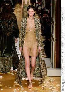 204338 Marineau Starface 2016-01-27 Hotel Salomon de Rothschild - 11 Ru Paris France Paris Fashion week. Defilé Haute Couture Printemps été 2016 Valentino. Valentino, Couture spring-summer 2016, Paris, France _sans_perso  Copyright: xMarineaux STAR_204338_098
