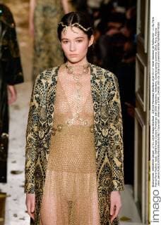 204338 Marineau Starface 2016-01-27 Hotel Salomon de Rothschild - 11 Ru Paris France Paris Fashion week. Defilé Haute Couture Printemps été 2016 Valentino. Valentino, Couture spring-summer 2016, Paris, France _sans_perso  Copyright: xMarineaux STAR_204338_099