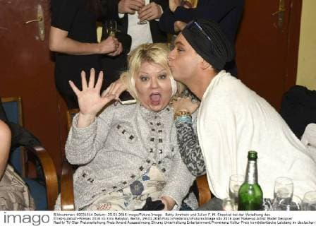 Betty Amrhein und Julian F. M. Stoeckel bei der Verleihung des Ernst-Lubitsch-Preises 2016 im Kino Babylon. Berlin, 29.01.2016 Foto:xFredericx xFuturexImage
