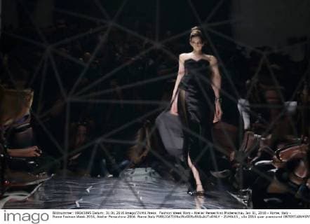 Fashion Week Rom - Atelier Persechino Modenschau Jan 31, 2016 - Rome, italy - Rome Fashion Week 2016, Atelier Persechino 2016. Rome Italy - ZUMAi15_