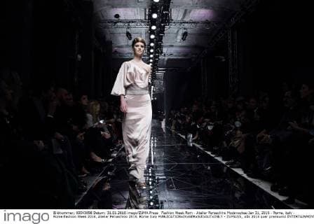 Fashion Week Rom - Atelier Persechino Modenschau Jan 31, 2016 - Rome, italy - Rome Fashion Week 2016, Atelier Persechino 2016. Rome Italy - ZUMAi15_