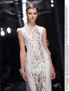 Bilder des Tages Fashion Week Rom - Atelier Persechino Modenschau Jan 31, 2016 - Rome, italy - Rome Fashion Week 2016, Atelier Persechino 2016. Rome Italy - ZUMAi15_